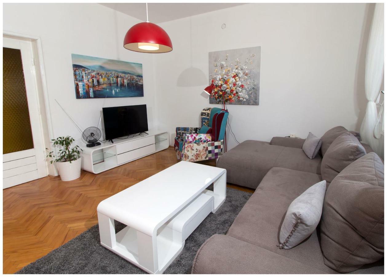 Large Apartment Between Split And Trogir Kaštela Екстериор снимка
