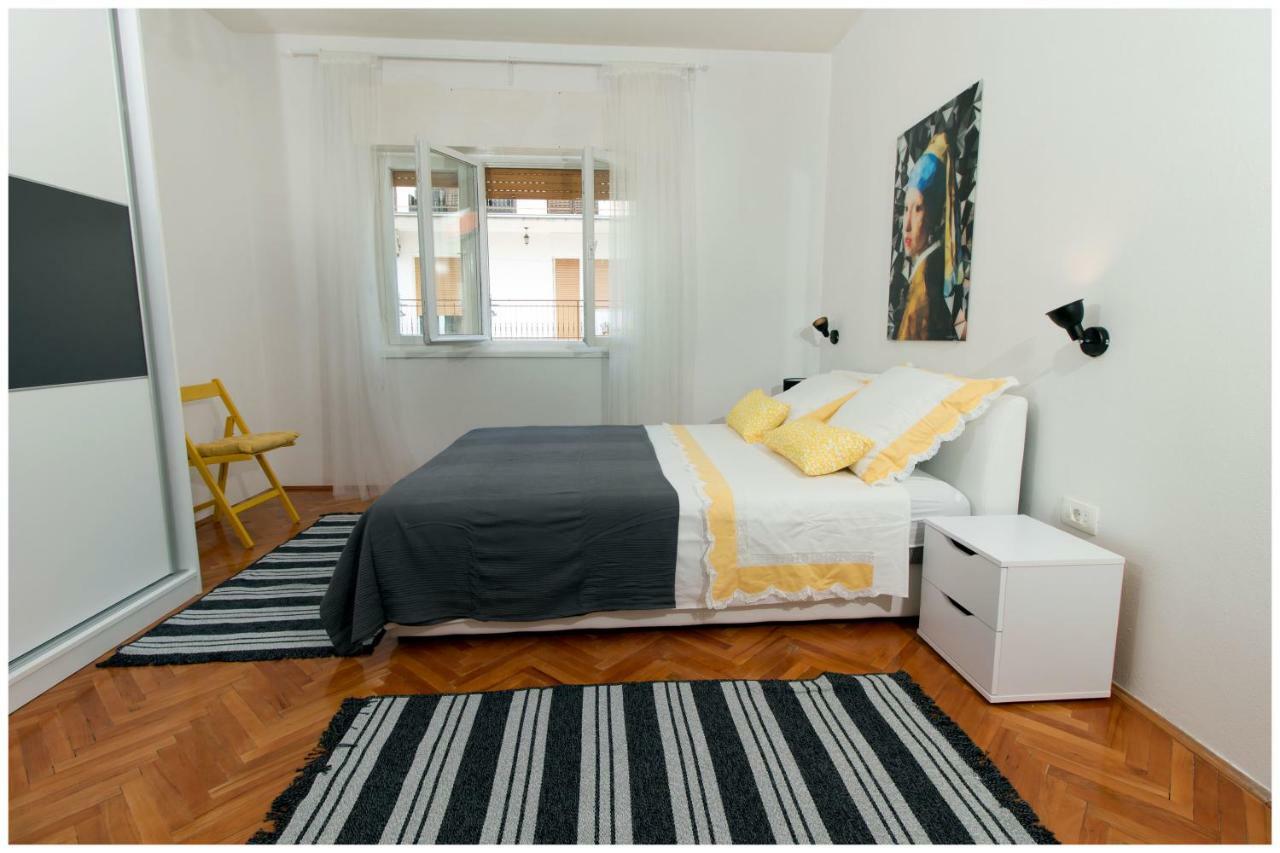 Large Apartment Between Split And Trogir Kaštela Екстериор снимка