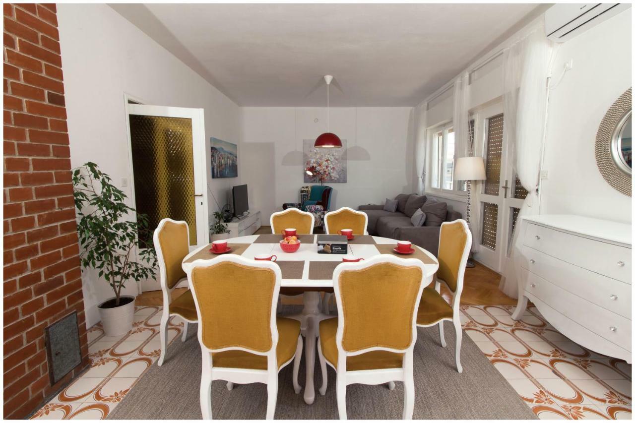 Large Apartment Between Split And Trogir Kaštela Екстериор снимка